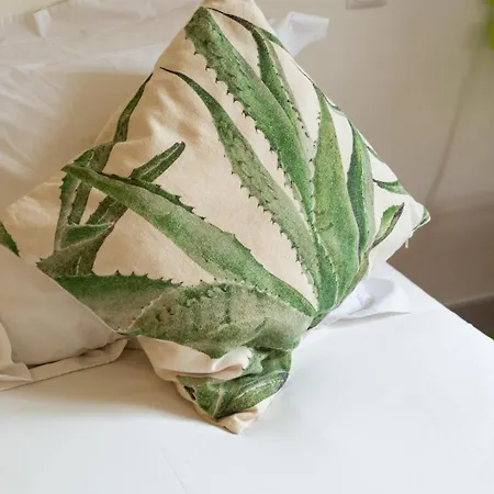 Old Style Fully Renewed And Spacious 3-bed Apartment