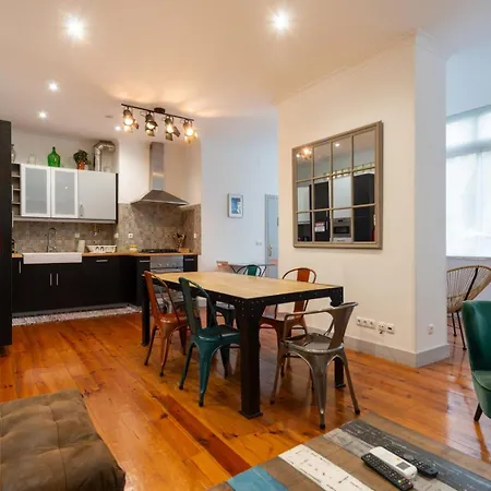 Old Style Fully Renewed And Spacious 3-bed Lejlighed Lisboa