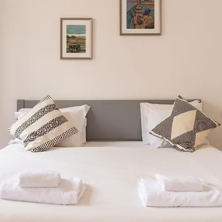 Old Style Fully Renewed And Spacious 3-bed *