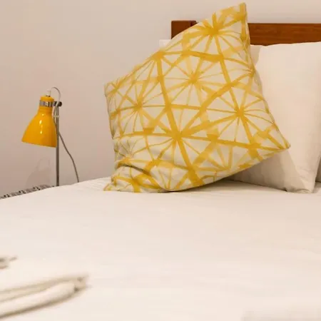 Apartment Old Style Fully Renewed And Spacious 3-bed Lisbon