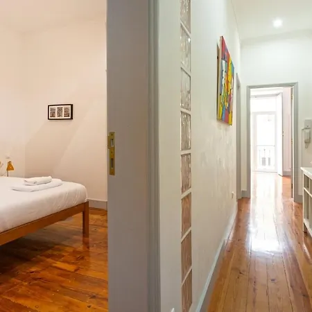 Apartment Old Style Fully Renewed And Spacious 3-bed Lisbon