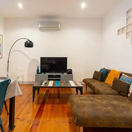 Apartment Old Style Fully Renewed And Spacious 3-bed