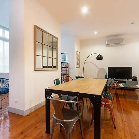 Old Style Fully Renewed And Spacious 3-bed Apartment