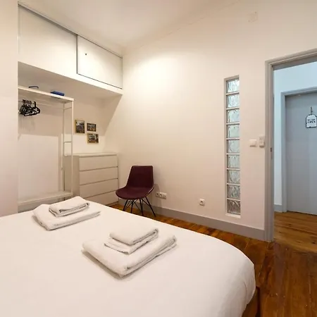 Old Style Fully Renewed And Spacious 3-bed * Lisbon