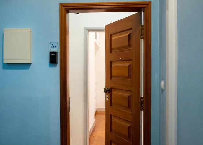 Old Style Fully Renewed And Spacious 3-bed Lisboa