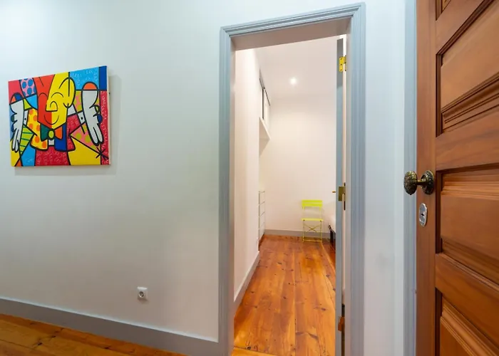 Old Style Fully Renewed And Spacious 3-bed