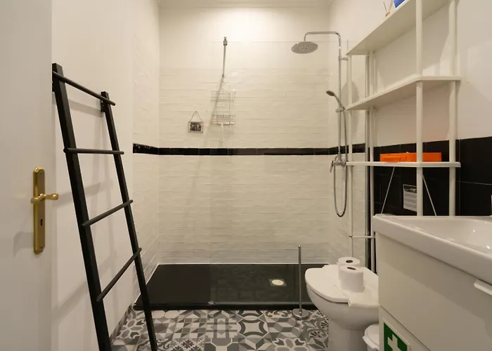 Old Style Fully Renewed And Spacious 3-bed Διαμέρισμα Lisboa