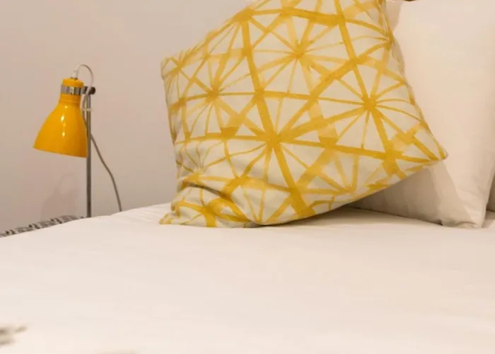 Old Style Fully Renewed And Spacious 3-bed شقة