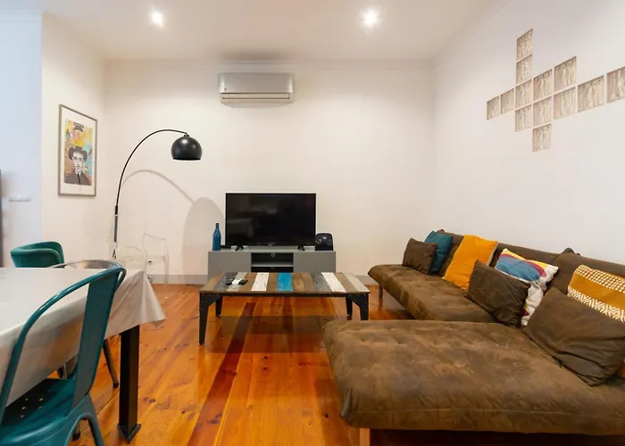 Old Style Fully Renewed And Spacious 3-bed شقة Lisboa