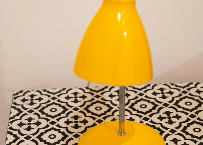 Old Style Fully Renewed And Spacious 3-bed شقة *