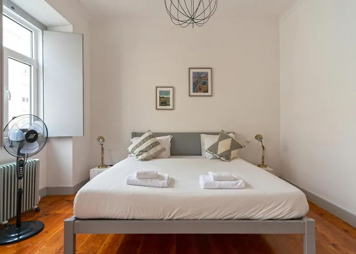 شقة Old Style Fully Renewed And Spacious 3-bed Lisboa