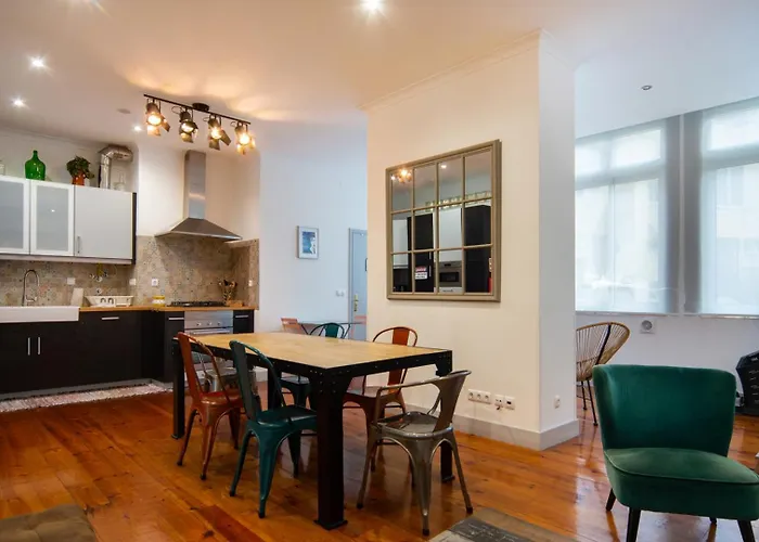 Old Style Fully Renewed And Spacious 3-bed Lisboa