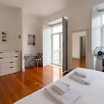 Old Style Fully Renewed And Spacious 3-bed * リスボン