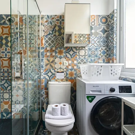 דירה Old Style Fully Renewed And Spacious 3-bed *